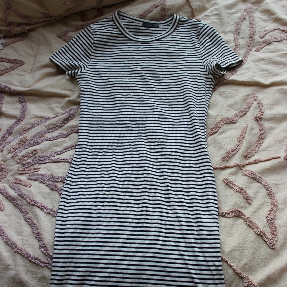 Soprano medium white and black striped bodycon